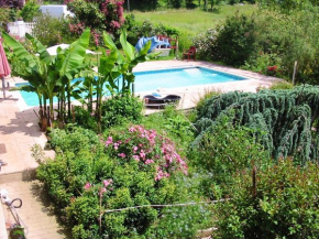 Appartement confortable avec piscine proche Saint-Étienne-de-Maurs
